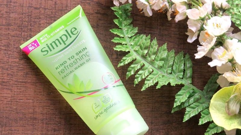 Sữa rửa mặt Simple Kind To Skin Refreshing Facial Wash Gel