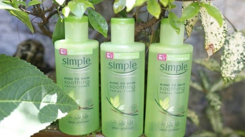 Nước cân bằng làm dịu da mặt Simple Kind to Skin