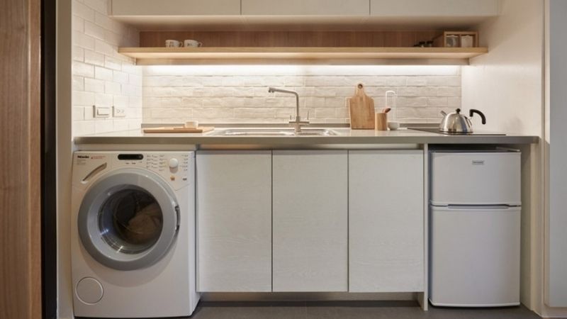 Nhà bếp có tính hỏa khắc với tính thủy của máy giặt ảnh hưởng đến tài lộc