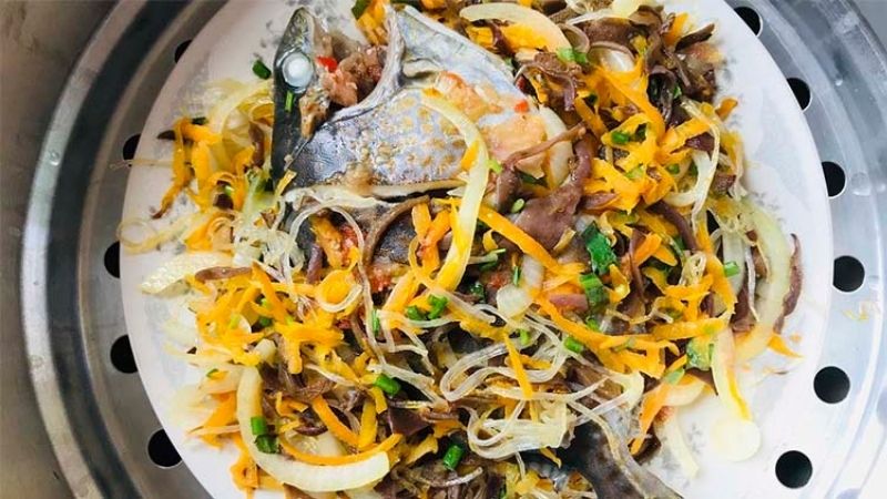 Tell you how to make delicious and nutritious steamed fish with mushrooms for the whole family