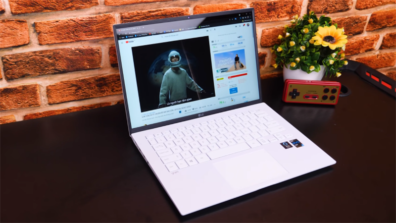 Laptop LG Gram 14 2021 i7 với hiệu suất ổn định Laptop LG Gram 14 2021 i7 với hiệu suất ổn định