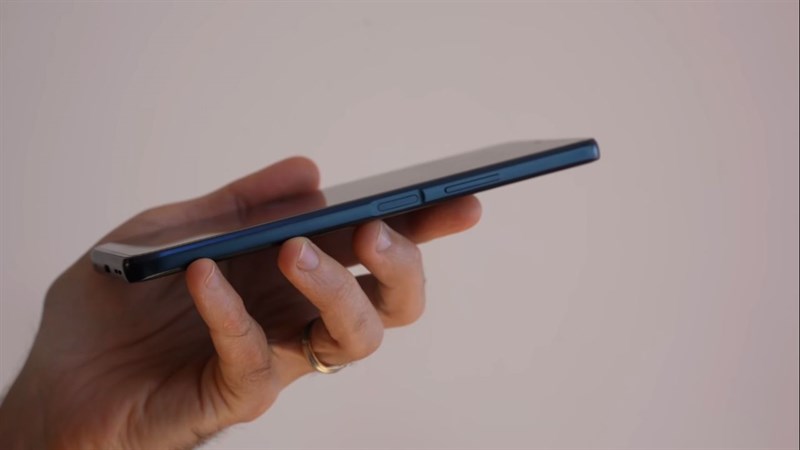 Nokia G50 có nút nguồn chứa cảm biến vân tay