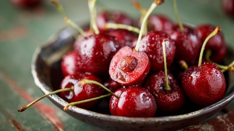 Bạn chỉ cần ăn một lượng vừa đủ quả cherry vì loại quả này chứa nhiều đường