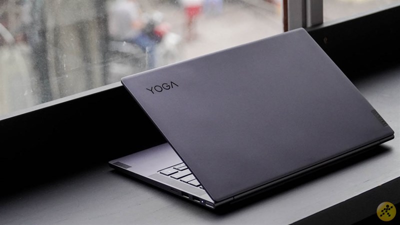 Laptop Lenovo Yoga Slim 7