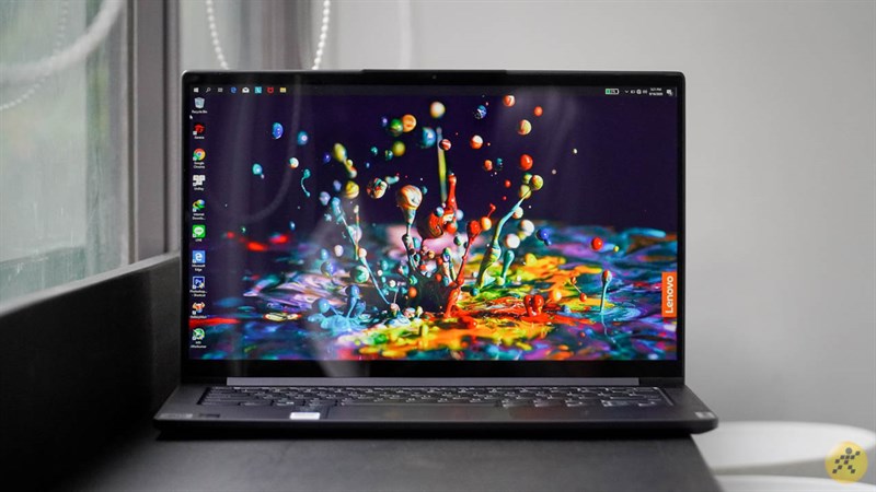 Màn hình Lenovo Yoga Slim 7 cho chất lượng hình ảnh sắc nét, chân thật, sống động