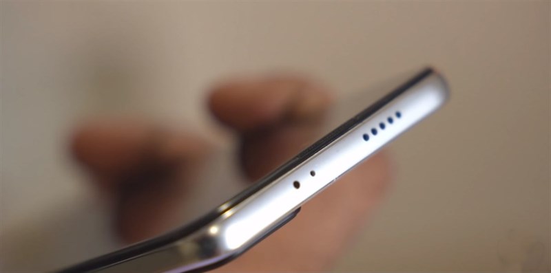 Cạnh bên trên của Xiaomi Redmi Note 11T 5G Cạnh bên trên của Xiaomi Redmi Note 11T 5G
