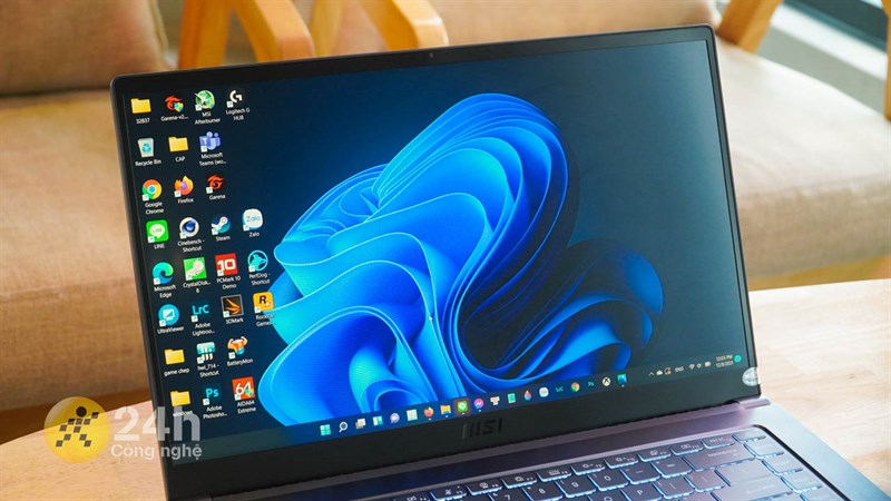 MSI Prestige 15 A11SC được trang bị màn hình 15.6 inch IPS độ phân giải Full HD MSI Prestige 15 A11SC được trang bị màn hình 15.6 inch IPS độ phân giải Full HD