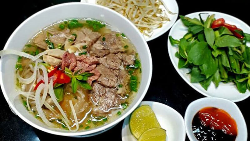 Phở bò đậm đà, ngon miệng