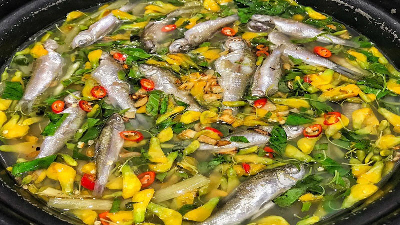 Cách nấu canh chua cá linh bông điên điển đậm đà hương vị quê hương