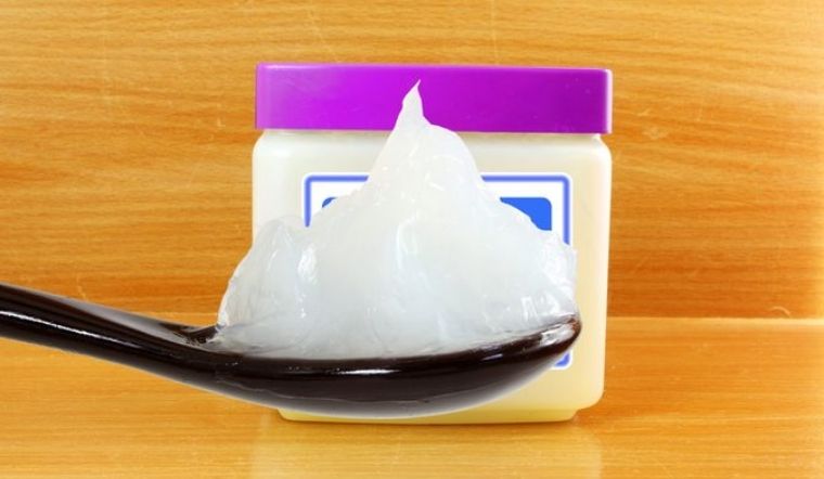 Petrolatum là gì mà được dùng nhiều trong mỹ phẩm