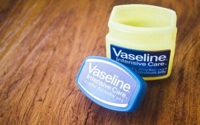 Thành phần Petrolatum có trong Vaseline an toàn cho da