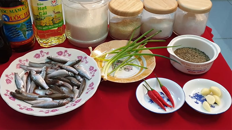 Nguyên liệu làm món cá linh kho tiêu