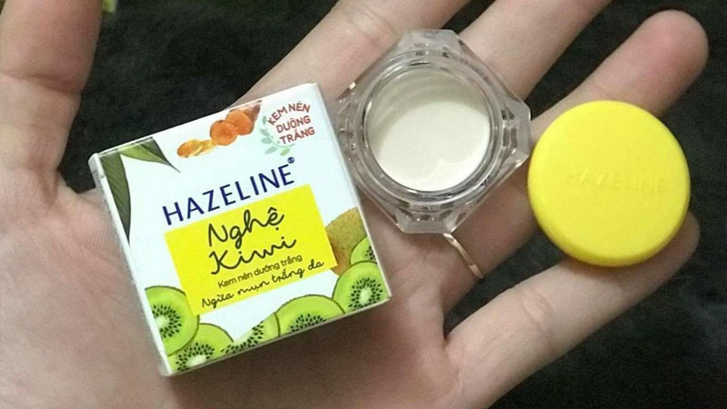 Kem nén dưỡng trắng da Hazeline nghệ - kiwi