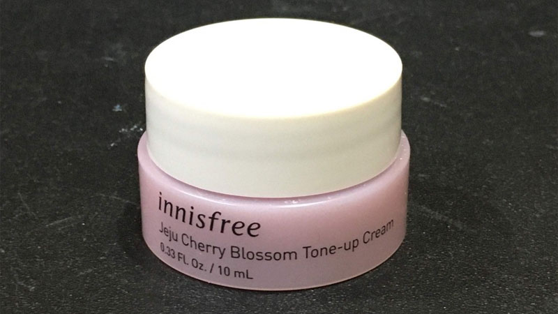 Kem dưỡng ẩm trắng da Innisfree Jeju Cherry Blossom Tone Up