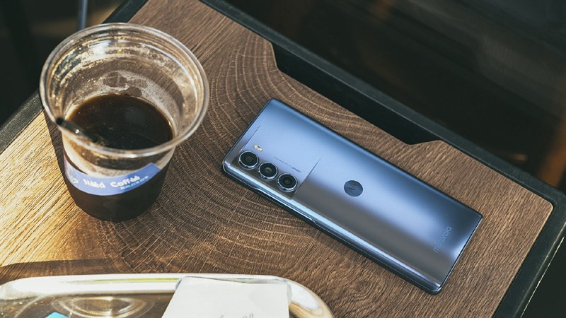 Moto Edge S30 nổi bật với con chip Snapdragon 888+, chúng ta cùng khám phá em nó ngay bên dưới nhé. Moto Edge S30 nổi bật với con chip Snapdragon 888+, chúng ta cùng khám phá em nó ngay bên dưới nhé.