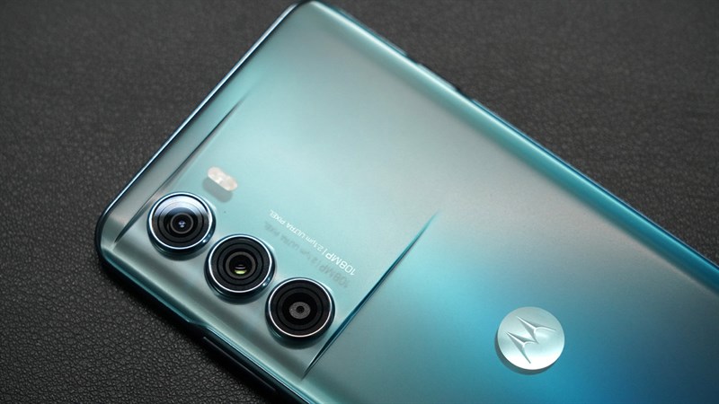 Cụm 3 camera trên Moto S30 Cụm 3 camera trên Moto S30