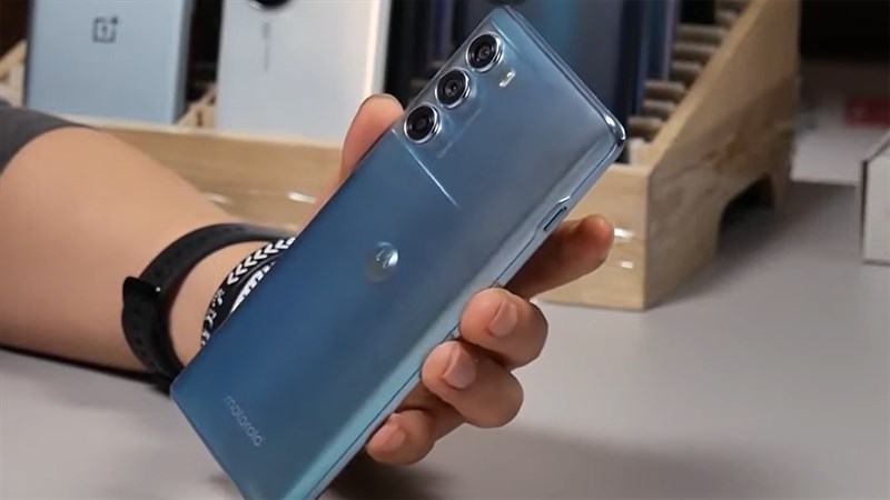 Cạnh trái của Moto Edge S30 Cạnh trái của Moto Edge S30