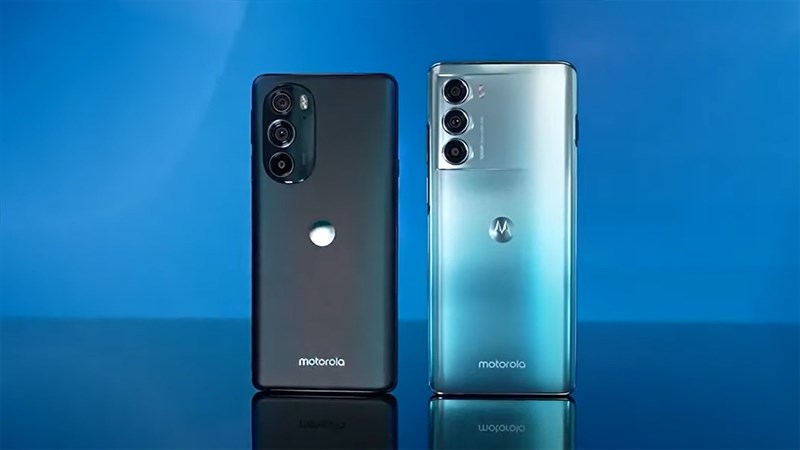 Moto Edge X30 đứng cạnh Moto Edge S30 Moto Edge X30 đứng cạnh Moto Edge S30