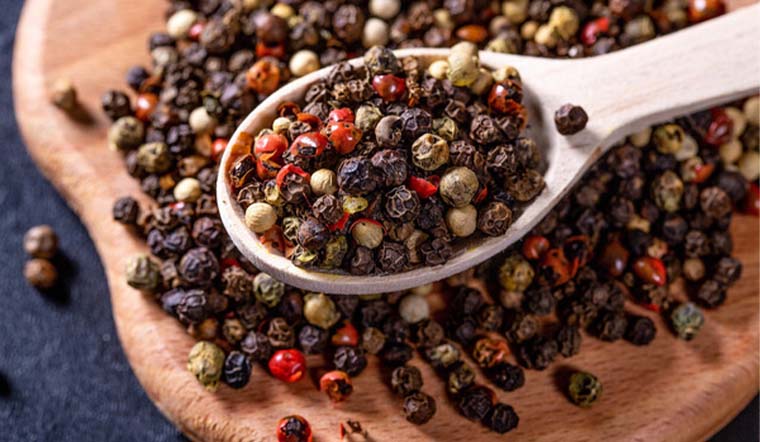 Giá tiêu hôm nay 22/12: Suy giảm liên tiếp còn khoảng 77.500 - 80.000 đồng/kg