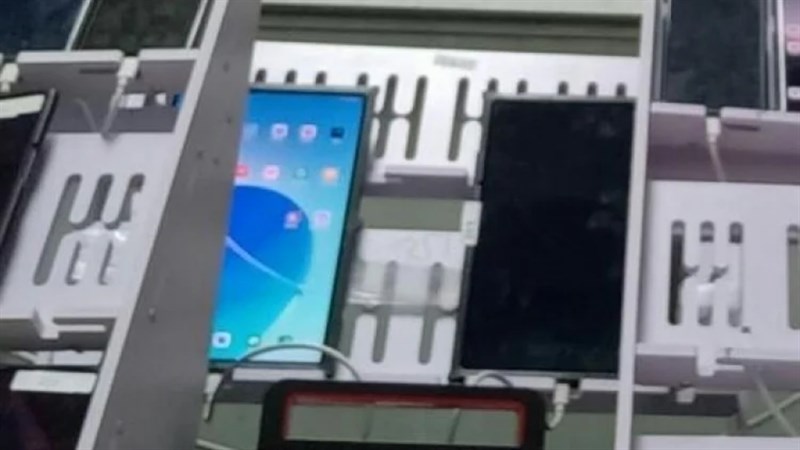 Hình ảnh nguyên mẫu máy tính bảng OPPO rò rỉ trước đó Hình ảnh nguyên mẫu máy tính bảng OPPO rò rỉ trước đó