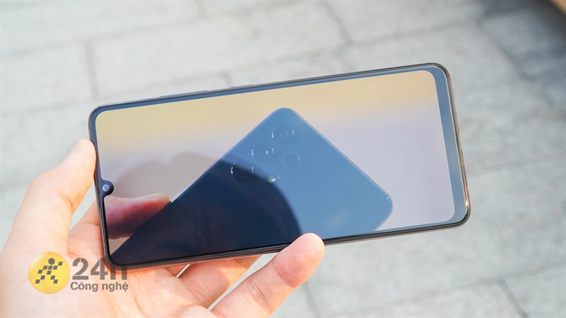 Samsung Galaxy A32 được trang bị màn hình kích thước 6.4 inch Samsung Galaxy A32 được trang bị màn hình kích thước 6.4 inch