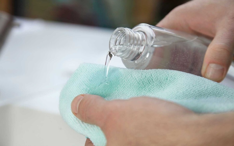 Cách dùng và bảo quản nước tẩy quần áo Essence Cách dùng và bảo quản nước tẩy quần áo Essence