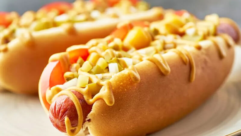 Một loại hotdog phô mai tại Lu hotdog