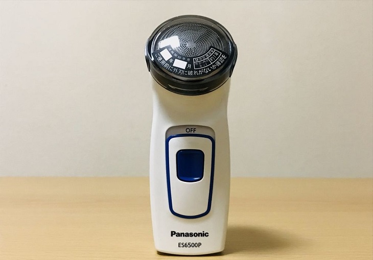 Máy cạo râu Panasonic sở hữu lưỡi cạo sắc bén, giúp người dùng tiện lợi