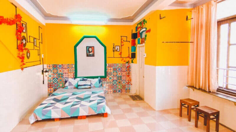 Căn phòng đậm chất vintage của The 1995 Homestay