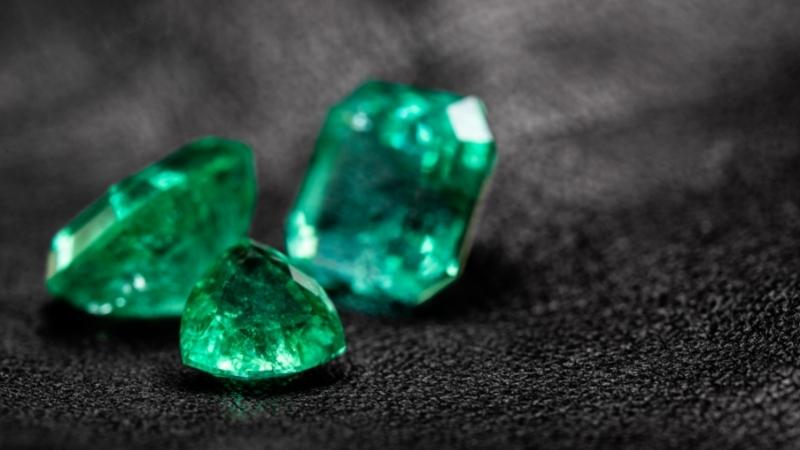  Cách phân biệt ngọc lục bảo (Emerald) thật giả