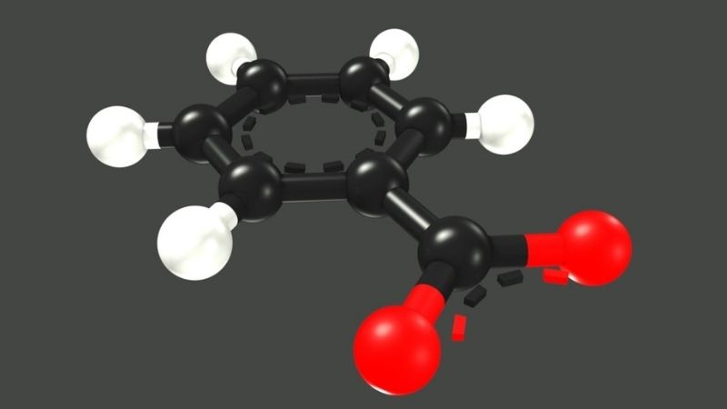 Natri benzoat là gì? Công dụng, rủi ro và liều dùng của natri benzoat