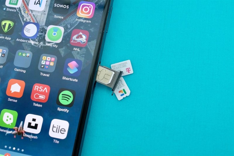 iPhone 15 Pro sẽ không có khe cắm thẻ SIM vật lý