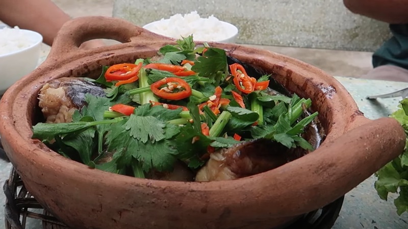 How to make braised catfish with rich soy sauce at home, eat very well