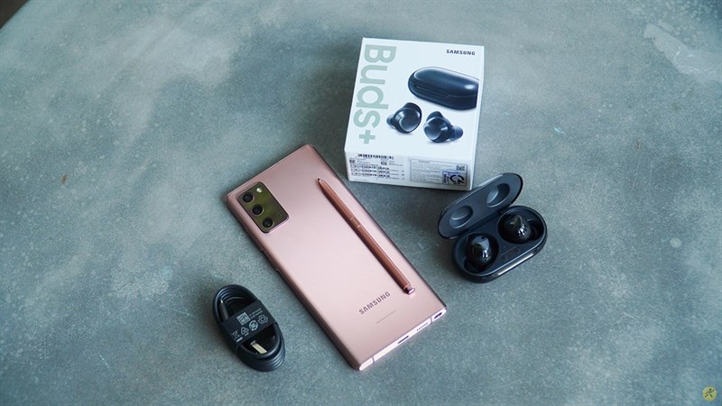 SamFan nên mua gì từ chương trình khuyến mãi cuối năm? Gợi ý cho bạn loạt sản phẩm công nghệ cực HOT đang chờ bạn chốt đơn!