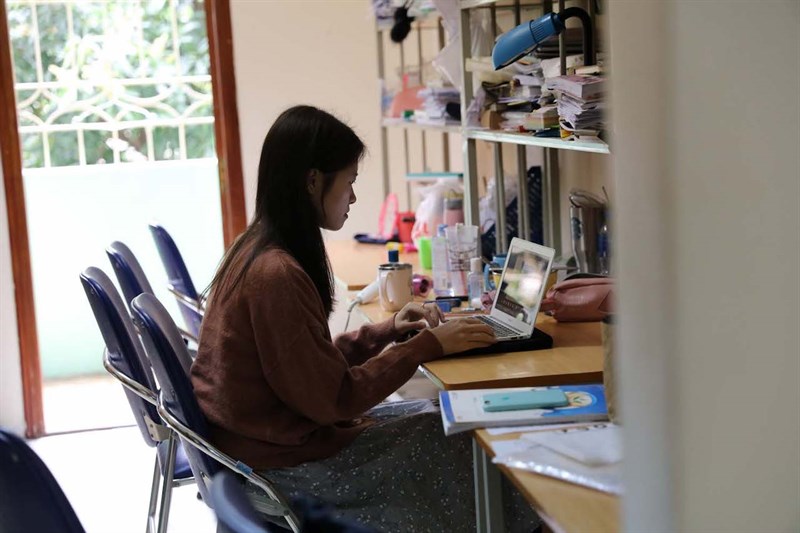 Sinh viên học online Sinh viên học online