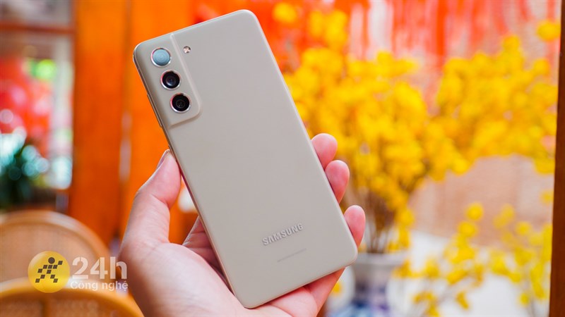 So sánh Galaxy S21 FE và Galaxy S20 FE: Khi cả hai đều rất đáng sở hữu thì đâu mới là phiên bản hoàn hảo nhất cho SamFans?