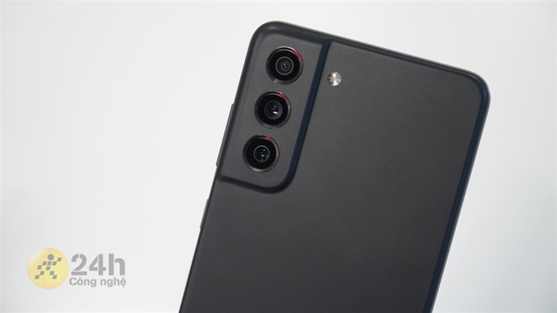 Cụm camera sau trên Galaxy S21 FE