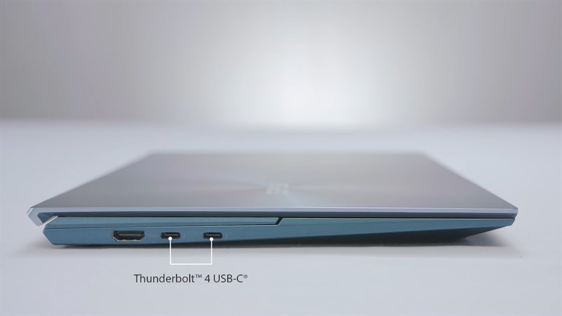 Các cổng kết nối trên laptop Asus ZenBook Duo UX482EA