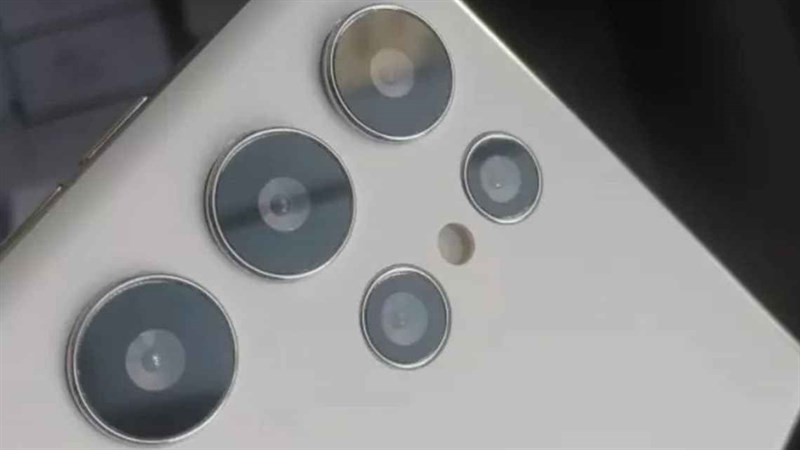 Video thực tế Galaxy S22 Ultra màu trắng