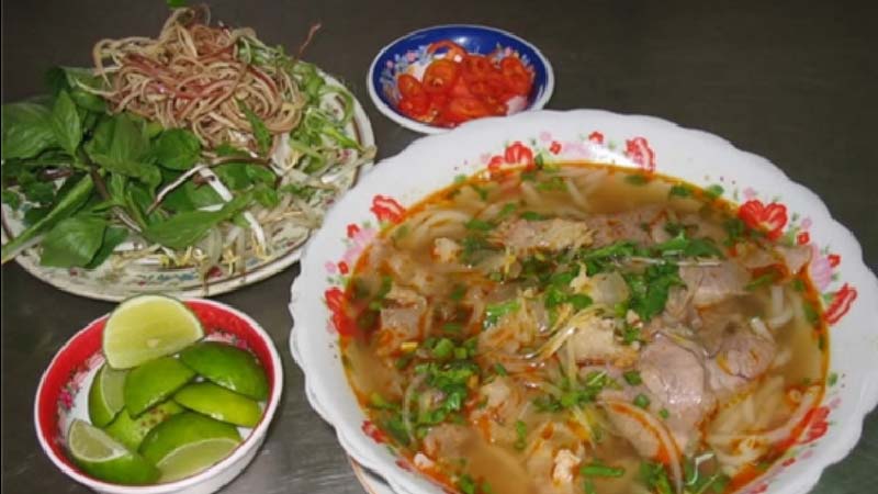 Bún bò Huế Thủy