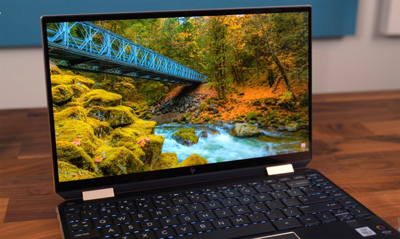 Màn hình HP Spectre X360 13 cho chất lượng hiển thị lộng lẫy, mang lại cho bạn trải nghiệm tuyệt vời nhất
