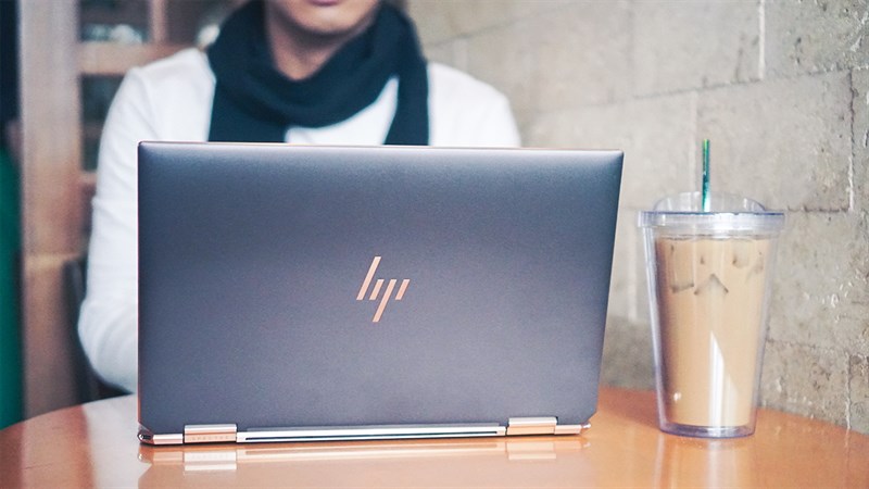 Thời lượng pin của HP Spectre X360 13 cho phép bạn thoải mái sử dụng cả ngày dài