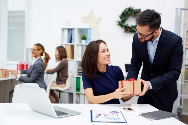 End-of-year gifts for employees