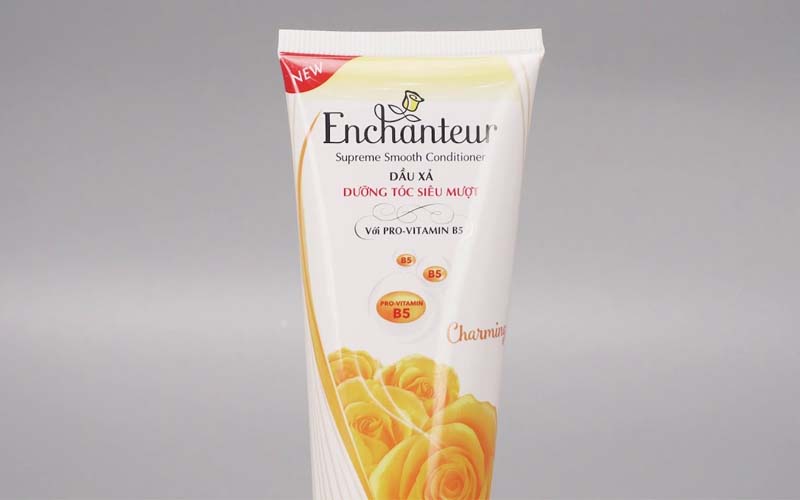 Dầu xả Enchanteur giúp tóc mềm và thơm