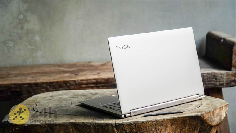 Lenovo Yoga 9 là chiếc laptop mỏng nhẹ, sang trọng, xứng tầm doanh nhân