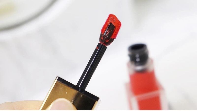Proper ways to store lipsticks