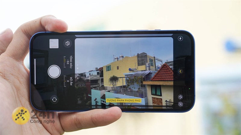 iPhone 13 mang đến trải nghiệm ảnh độ tương phản cao và sắc nét.