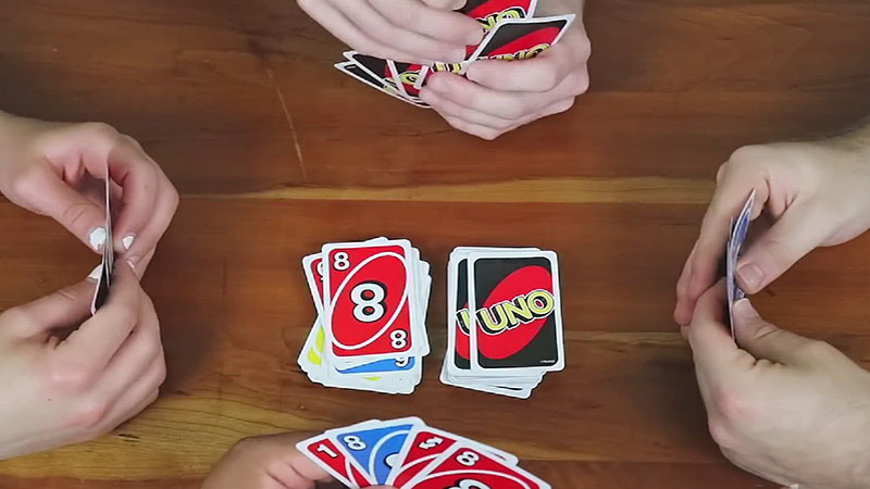 Số lượng người chơi Uno từ 2 đến 10 người