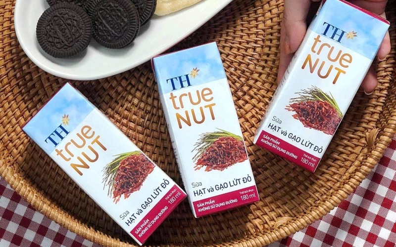 Sữa hạt và gạo lứt đỏ TH True Nut