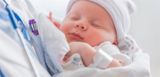 Bảo hiểm y tế cho trẻ sơ sinh - Thủ tục đăng ký cấp thẻ và mức hưởng mới nhất